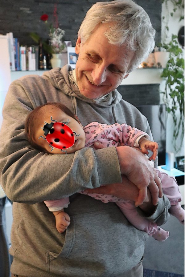 Reinhard mit seinem Enkel
